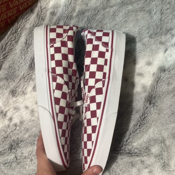 BRAND NEW checkerboard red vans - Picture 4 of 4